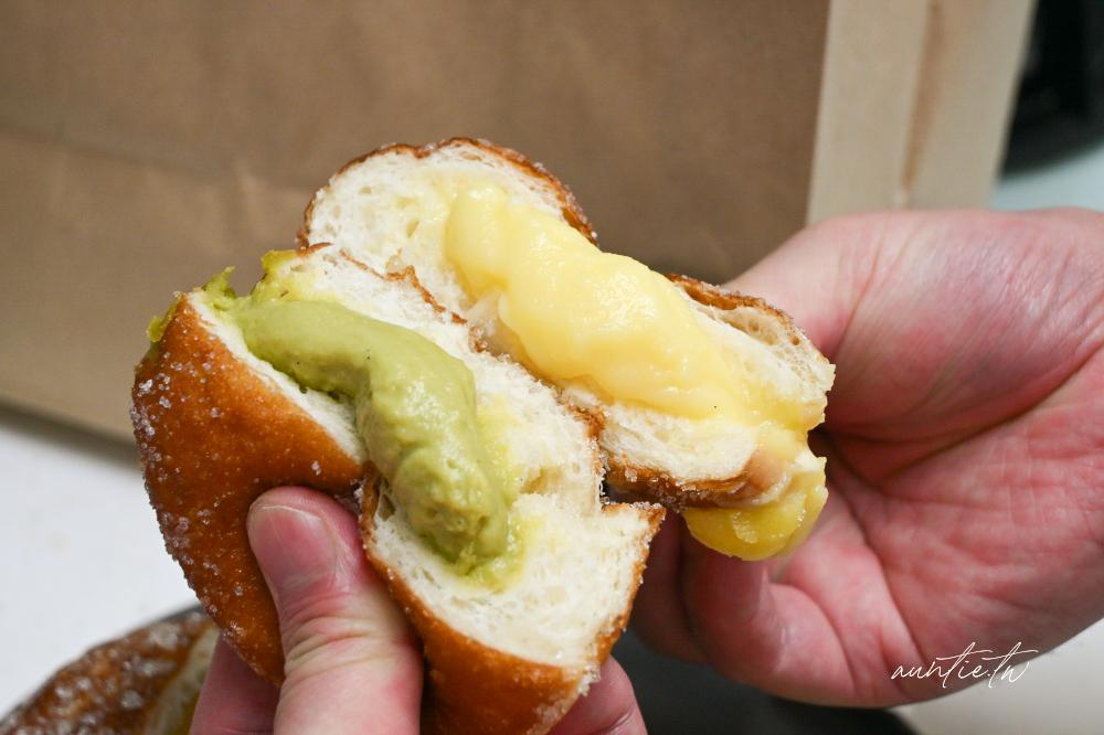 內湖麵包店必吃!峰焙多拿滋口味超多,開心果、紅豆肉桂、法式檸檬都有。