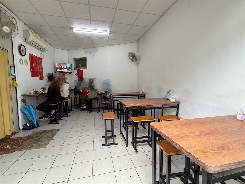 鶴佳麵食館 | 台中外埔麵食小吃店，吃飽喝足免煩惱，餐點份量十足，價格實在，免費紅茶無限供應 @果果愛Fruitlove