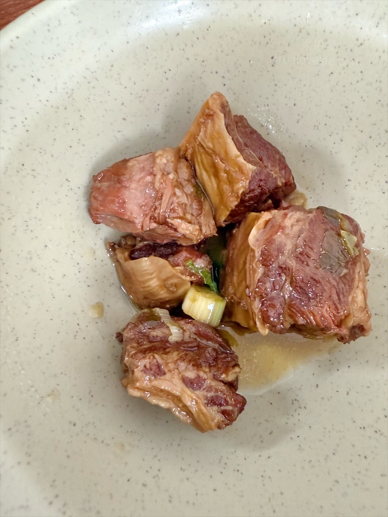 鶴佳麵食館 | 台中外埔麵食小吃店，吃飽喝足免煩惱，餐點份量十足，價格實在，免費紅茶無限供應 @果果愛Fruitlove