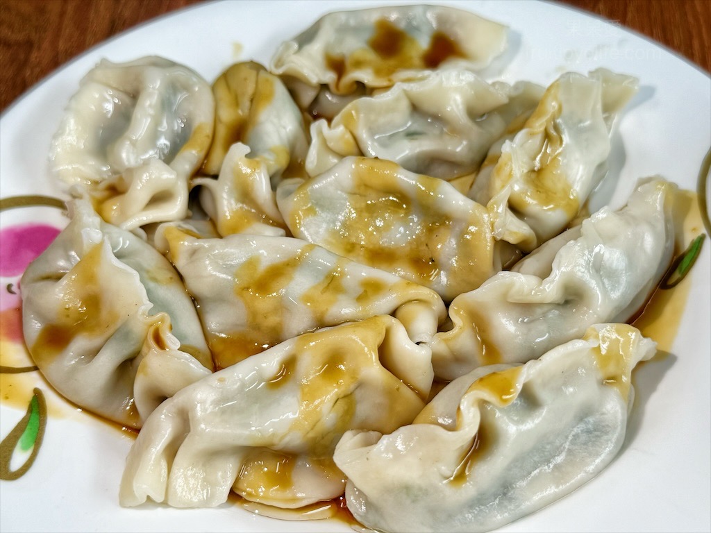 鶴佳麵食館 | 台中外埔麵食小吃店，吃飽喝足免煩惱，餐點份量十足，價格實在，免費紅茶無限供應 @果果愛Fruitlove