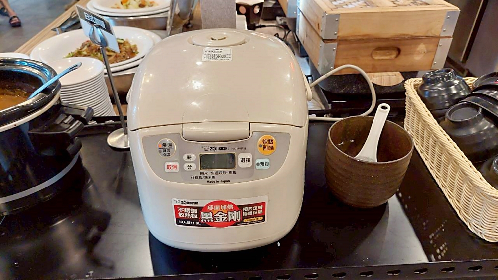 美食｜【高雄楠梓美食】Kaohsiung花築壽喜燒Plus吃到飽餐廳 ，最佳聚會餐廳與精緻美食