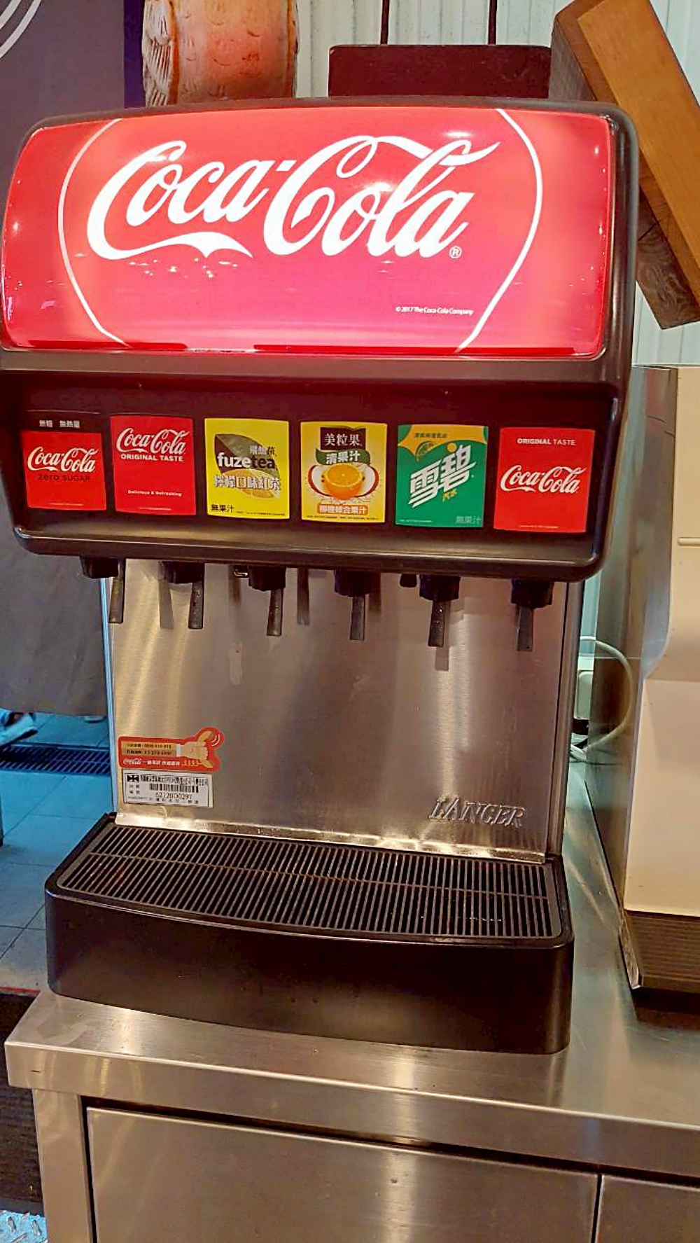 美食｜【高雄楠梓美食】Kaohsiung花築壽喜燒Plus吃到飽餐廳 ，最佳聚會餐廳與精緻美食