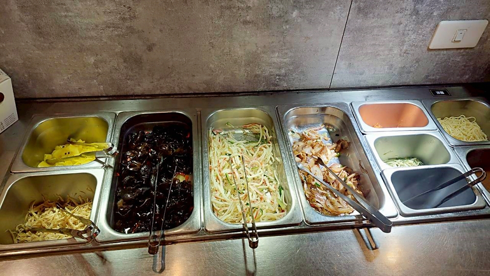 美食｜【高雄楠梓美食】Kaohsiung花築壽喜燒Plus吃到飽餐廳 ，最佳聚會餐廳與精緻美食