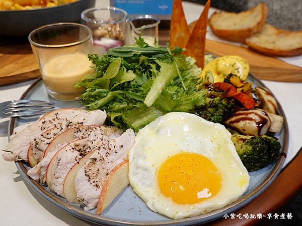 辣起司炙燒舒肥雞早午餐-成真咖啡中山藏藝所店 (2).jpg