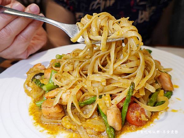 濃叻沙海鮮義大利麵-成真咖啡中山藏藝所店 (3).jpg