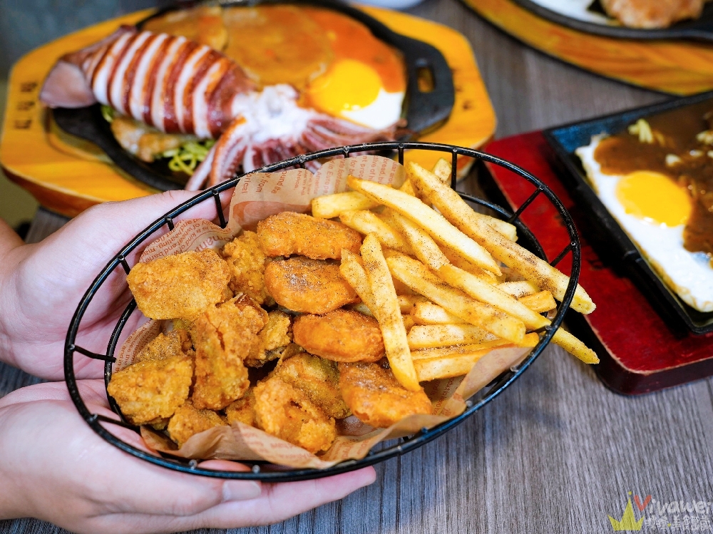 【紅吱吱牛排】平價排餐只要180元起~可免費加麵一次!自助吧享濃湯,爆米花,抹醬吐司,冷熱飲,霜淇淋免費吃到飽!