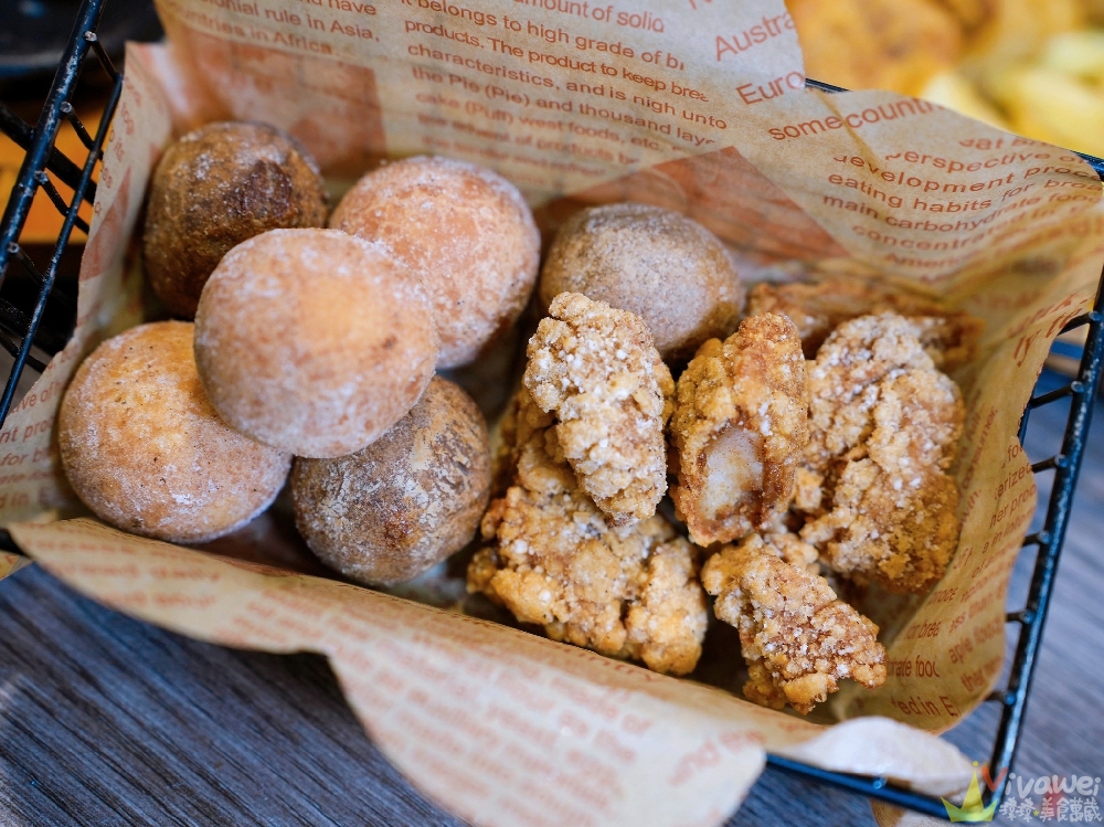 【紅吱吱牛排】平價排餐只要180元起~可免費加麵一次!自助吧享濃湯,爆米花,抹醬吐司,冷熱飲,霜淇淋免費吃到飽!