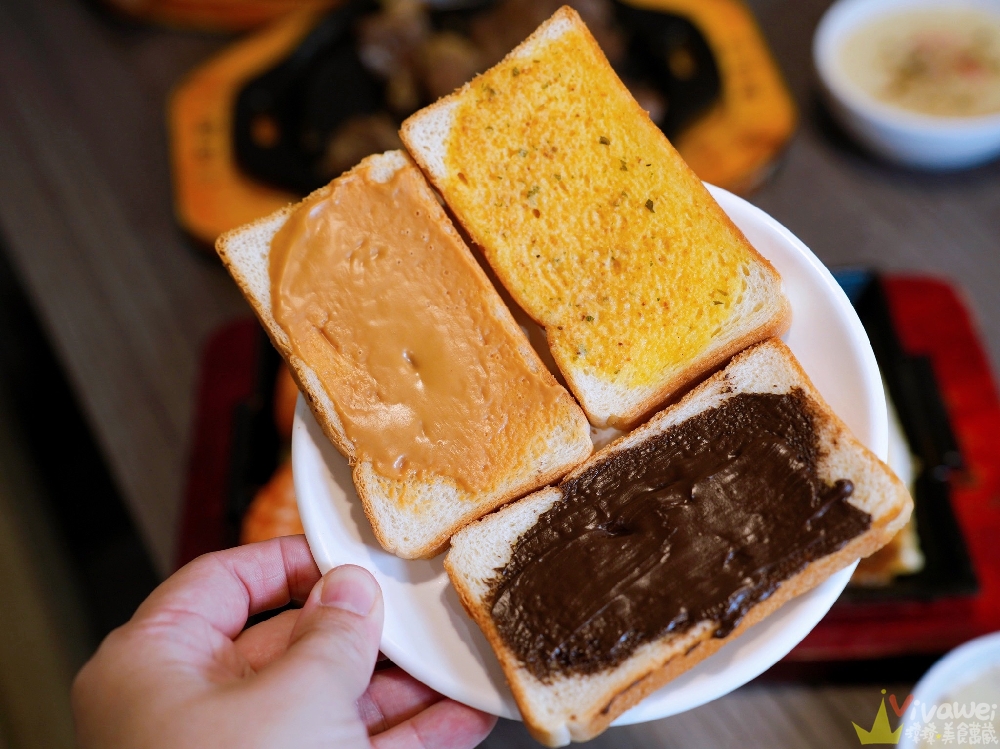 【紅吱吱牛排】平價排餐只要180元起~可免費加麵一次!自助吧享濃湯,爆米花,抹醬吐司,冷熱飲,霜淇淋免費吃到飽!