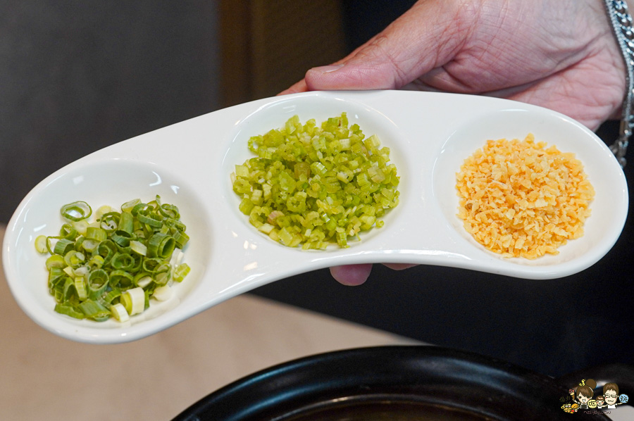 饕客必訪高雄巨蛋商圈 麟粥宮砂鍋粥、活體海鮮鮮甜粥品上桌 X 私房特色料理、高雄巨蛋商圈美食推薦 - 跟著尼力吃喝玩樂＆親子生活