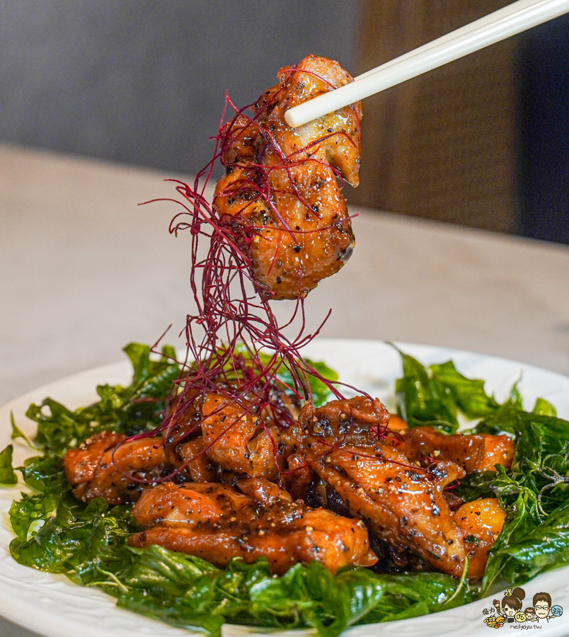 饕客必訪高雄巨蛋商圈 麟粥宮砂鍋粥、活體海鮮鮮甜粥品上桌 X 私房特色料理、高雄巨蛋商圈美食推薦 - 跟著尼力吃喝玩樂＆親子生活