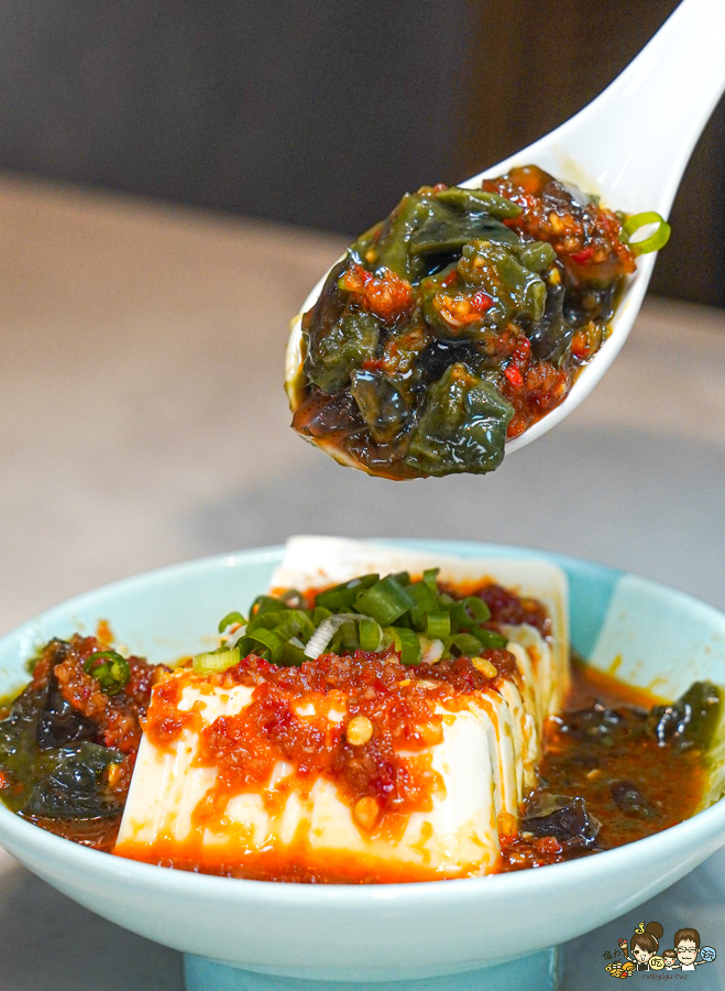 饕客必訪高雄巨蛋商圈 麟粥宮砂鍋粥、活體海鮮鮮甜粥品上桌 X 私房特色料理、高雄巨蛋商圈美食推薦 - 跟著尼力吃喝玩樂＆親子生活