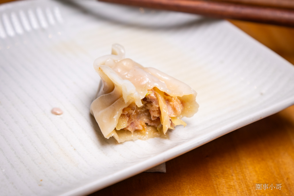 中壢咖啡廳推薦-Mukka cafe-沐卡咖啡，手沖咖啡匠心獨具，咖啡師信手拈來都是讓人回味再三的極品～有自製的美味甜點也有高質感的點心～ @圍事小哥的幸福相框