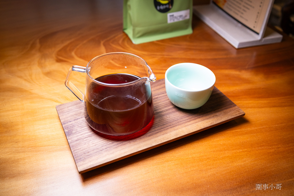 中壢咖啡廳推薦-Mukka cafe-沐卡咖啡，手沖咖啡匠心獨具，咖啡師信手拈來都是讓人回味再三的極品～有自製的美味甜點也有高質感的點心～ @圍事小哥的幸福相框