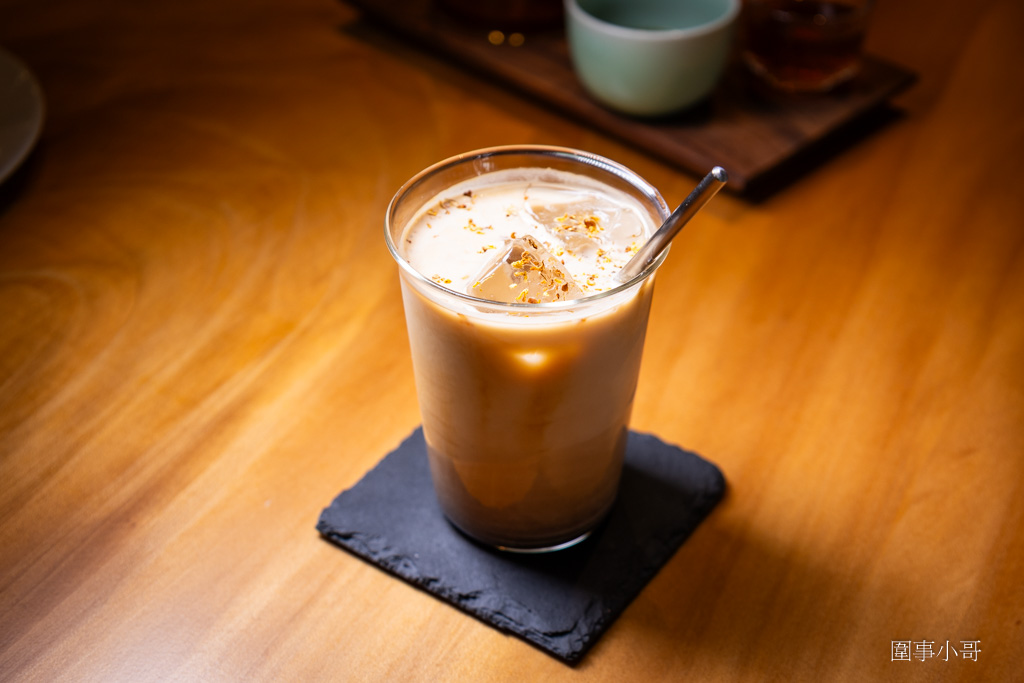 中壢咖啡廳推薦-Mukka cafe-沐卡咖啡，手沖咖啡匠心獨具，咖啡師信手拈來都是讓人回味再三的極品～有自製的美味甜點也有高質感的點心～ @圍事小哥的幸福相框