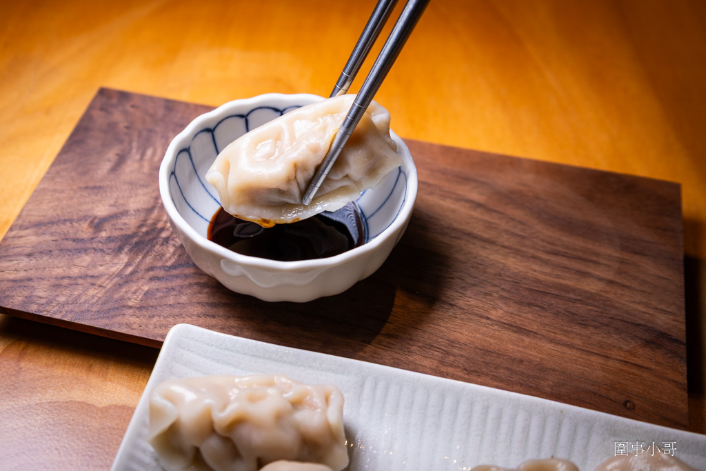 中壢咖啡廳推薦-Mukka cafe-沐卡咖啡，手沖咖啡匠心獨具，咖啡師信手拈來都是讓人回味再三的極品～有自製的美味甜點也有高質感的點心～ @圍事小哥的幸福相框