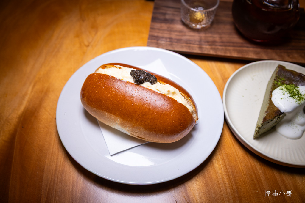 中壢咖啡廳推薦-Mukka cafe-沐卡咖啡，手沖咖啡匠心獨具，咖啡師信手拈來都是讓人回味再三的極品～有自製的美味甜點也有高質感的點心～ @圍事小哥的幸福相框