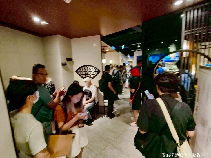 台北市中山區【中山商圈，美食GO !】台灣庶民美食 築間新品牌「麟德殿牛肉麵」開箱  人氣招牌「滿漢五福牛肉麵」，聯手山焙烘焙專門茶飲店 研發25款烘焙茶飲 傳遞「一麵一茶」的嶄新體驗 愛就GO!