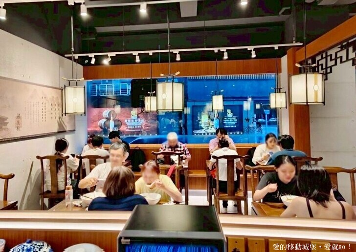 台北市中山區【中山商圈，美食GO !】台灣庶民美食 築間新品牌「麟德殿牛肉麵」開箱  人氣招牌「滿漢五福牛肉麵」，聯手山焙烘焙專門茶飲店 研發25款烘焙茶飲 傳遞「一麵一茶」的嶄新體驗 愛就GO!