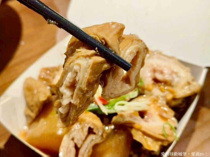 台北市中山區【中山商圈，美食GO !】台灣庶民美食 築間新品牌「麟德殿牛肉麵」開箱  人氣招牌「滿漢五福牛肉麵」，聯手山焙烘焙專門茶飲店 研發25款烘焙茶飲 傳遞「一麵一茶」的嶄新體驗 愛就GO!