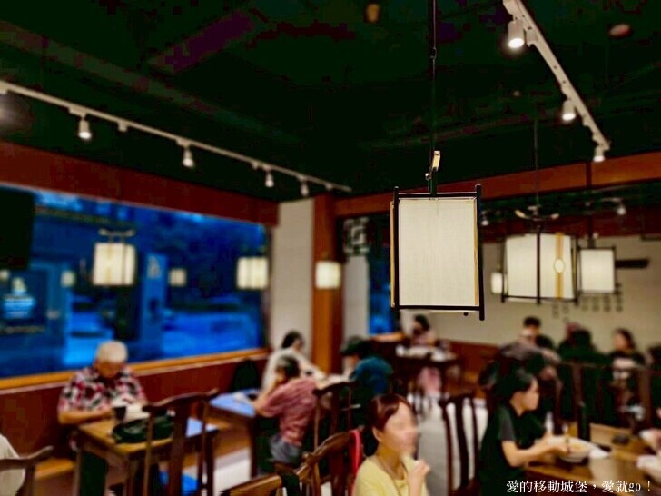 台北市中山區【中山商圈，美食GO !】台灣庶民美食 築間新品牌「麟德殿牛肉麵」開箱  人氣招牌「滿漢五福牛肉麵」，聯手山焙烘焙專門茶飲店 研發25款烘焙茶飲 傳遞「一麵一茶」的嶄新體驗 愛就GO!