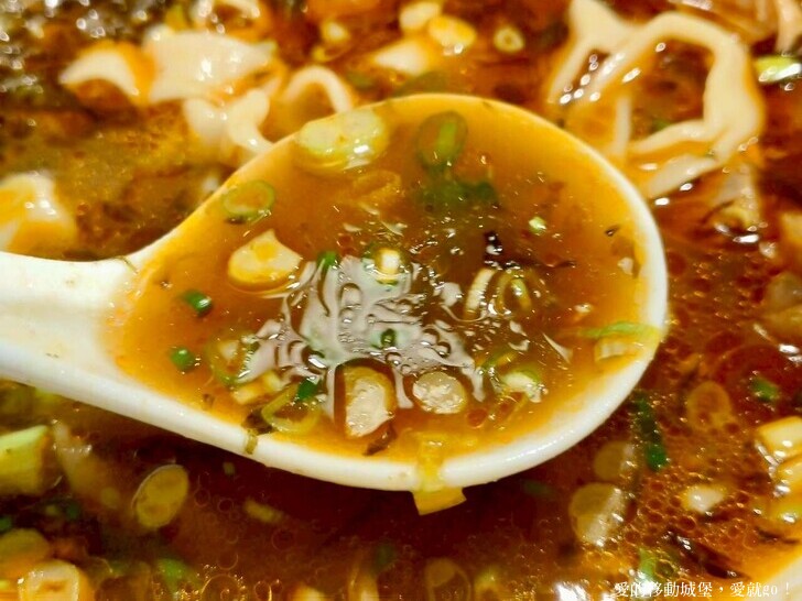 台北市中山區【中山商圈，美食GO !】台灣庶民美食 築間新品牌「麟德殿牛肉麵」開箱  人氣招牌「滿漢五福牛肉麵」，聯手山焙烘焙專門茶飲店 研發25款烘焙茶飲 傳遞「一麵一茶」的嶄新體驗 愛就GO!