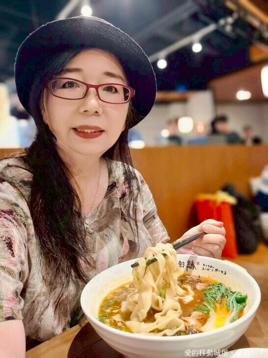 台北市中山區【中山商圈，美食GO !】台灣庶民美食 築間新品牌「麟德殿牛肉麵」開箱  人氣招牌「滿漢五福牛肉麵」，聯手山焙烘焙專門茶飲店 研發25款烘焙茶飲 傳遞「一麵一茶」的嶄新體驗 愛就GO!