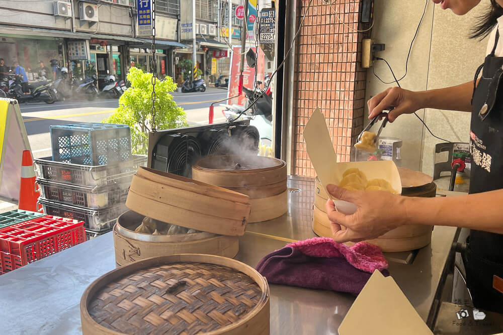 台中湯包隱藏版必吃！早餐限定那一家湯包銅板價開吃，老司機才知道。