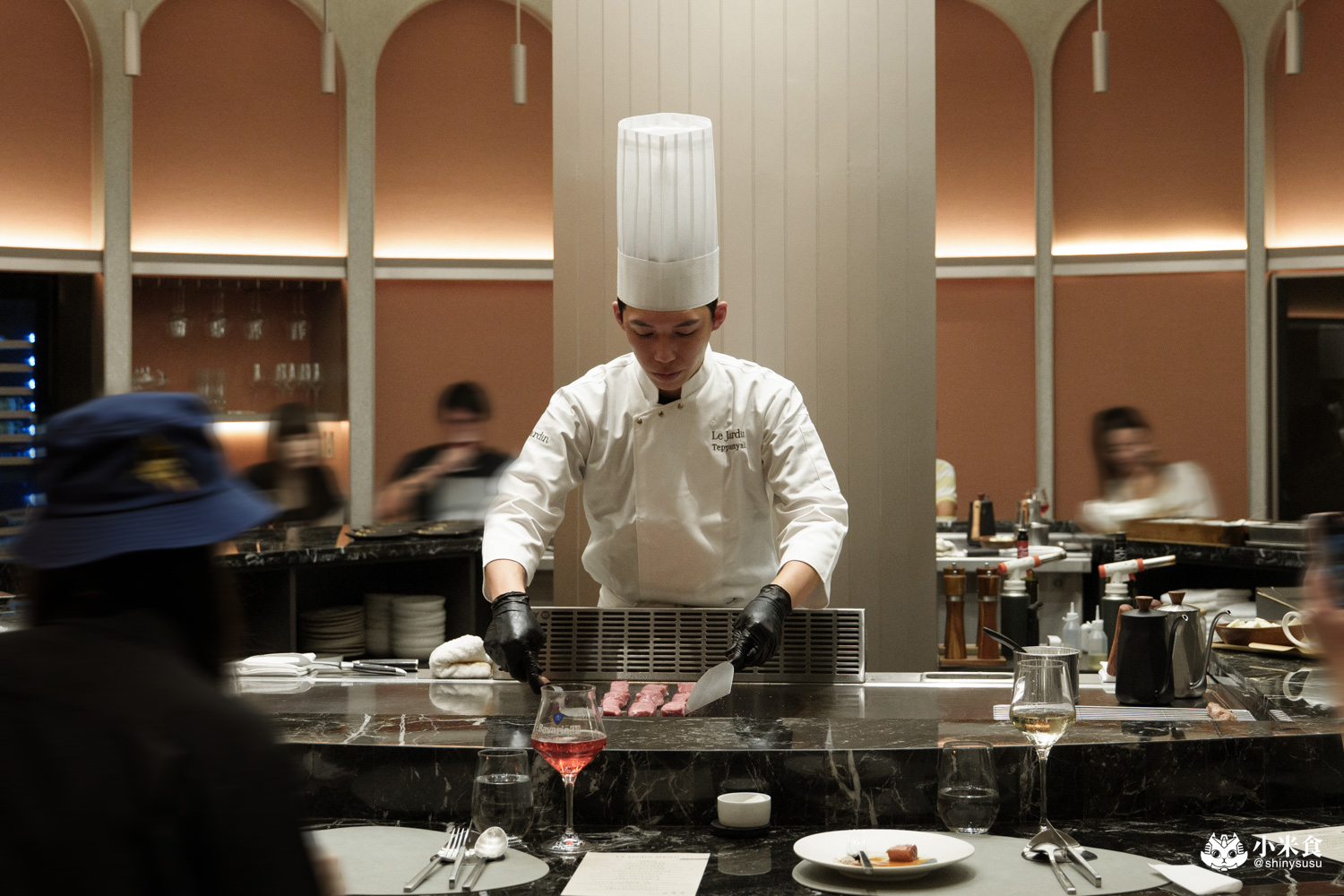 台中市南屯區夏登法式鐵板燒|1450元享日本和牛、鴨胸等11道無菜單料理,七期新開幕高CP值餐廳