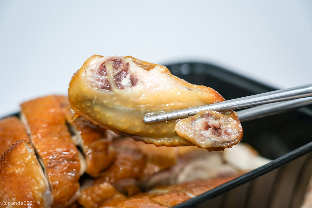 桃園中壢|雞霸分-甘蔗雞、鹹水雞(內壢店).內壢市場超人氣雞肉,半隻整隻想吃就買!