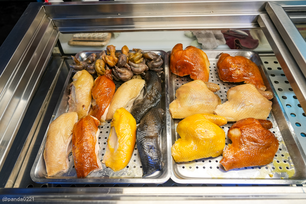 桃園中壢|雞霸分-甘蔗雞、鹹水雞(內壢店).內壢市場超人氣雞肉,半隻整隻想吃就買!