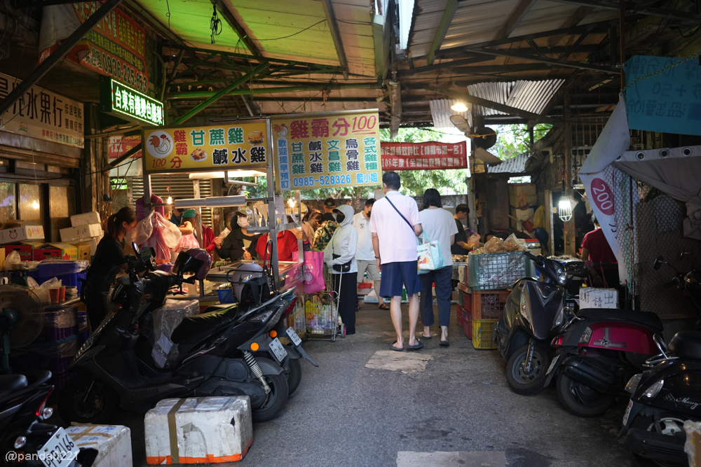 桃園中壢|雞霸分-甘蔗雞、鹹水雞(內壢店).內壢市場超人氣雞肉,半隻整隻想吃就買!