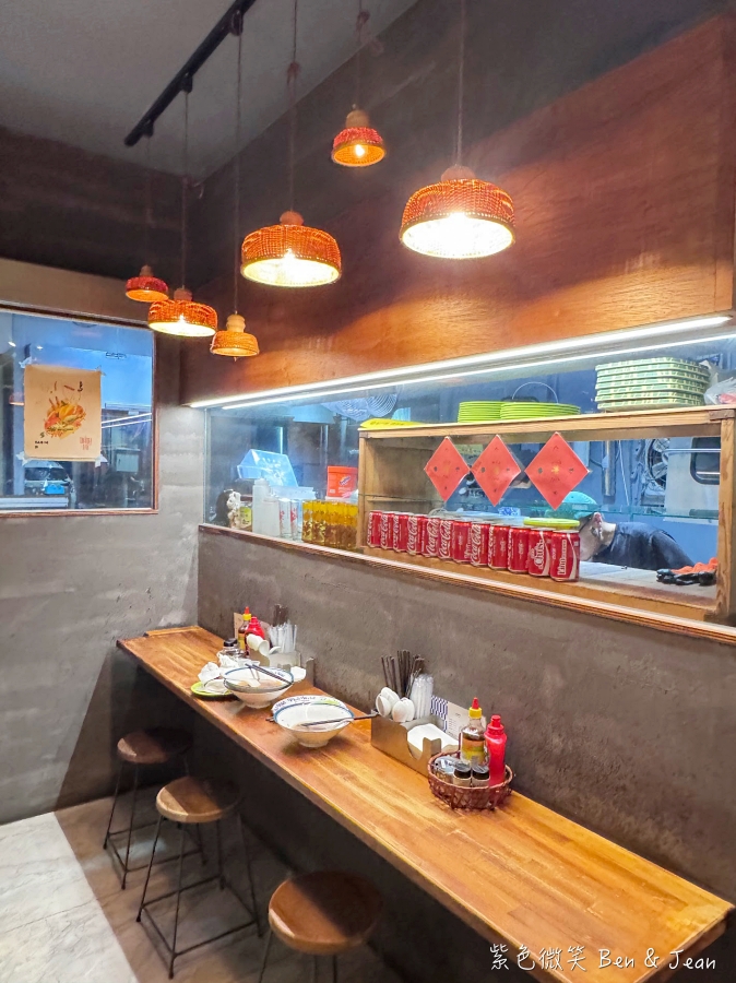 羅東美食新亮點!Phở Wild越式生牛肉河粉,道地越南風酥脆越式法國麵包。