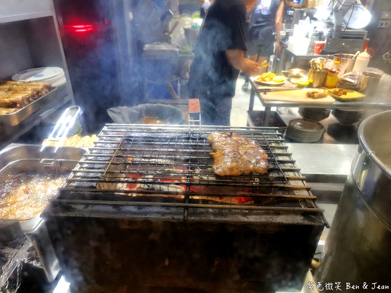 羅東美食新亮點!Phở Wild越式生牛肉河粉,道地越南風酥脆越式法國麵包。