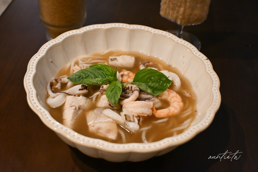 忠孝新生站咖啡廳新開店！BéVive越式咖啡廳，特色雞蛋咖啡、河粉必吃。