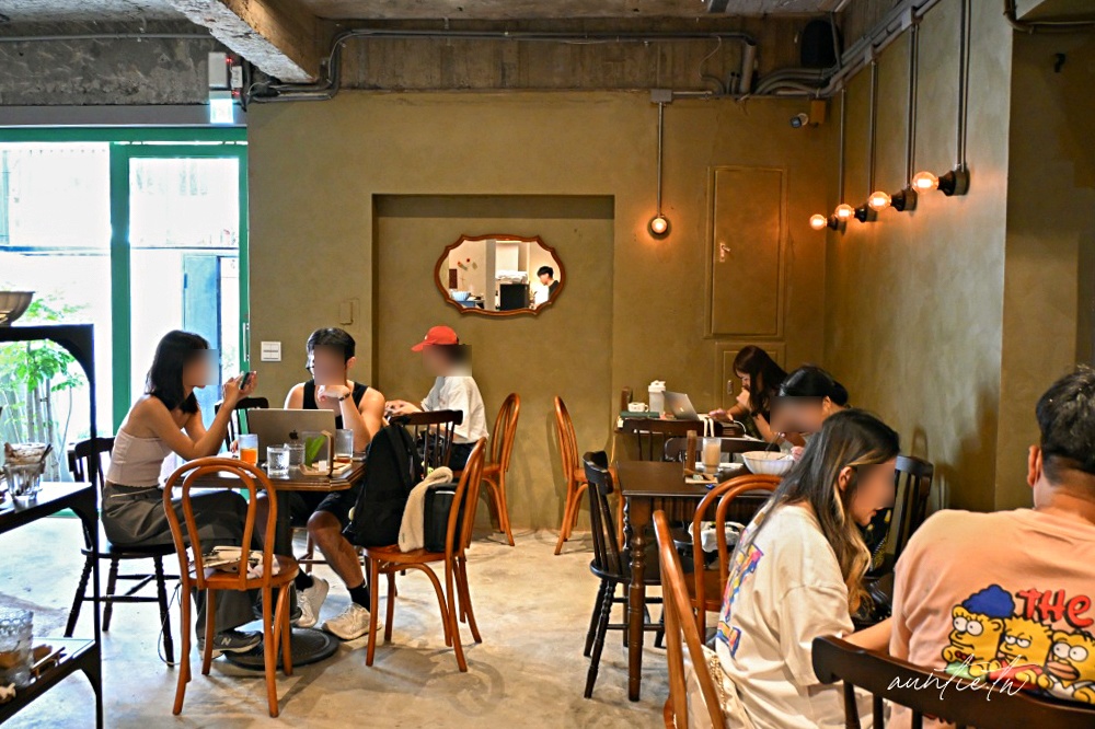 忠孝新生站咖啡廳新開店！BéVive越式咖啡廳，特色雞蛋咖啡、河粉必吃。