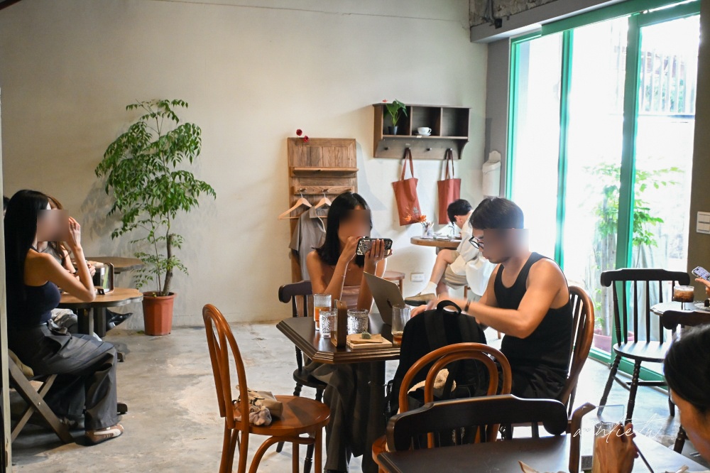 忠孝新生站咖啡廳新開店！BéVive越式咖啡廳，特色雞蛋咖啡、河粉必吃。