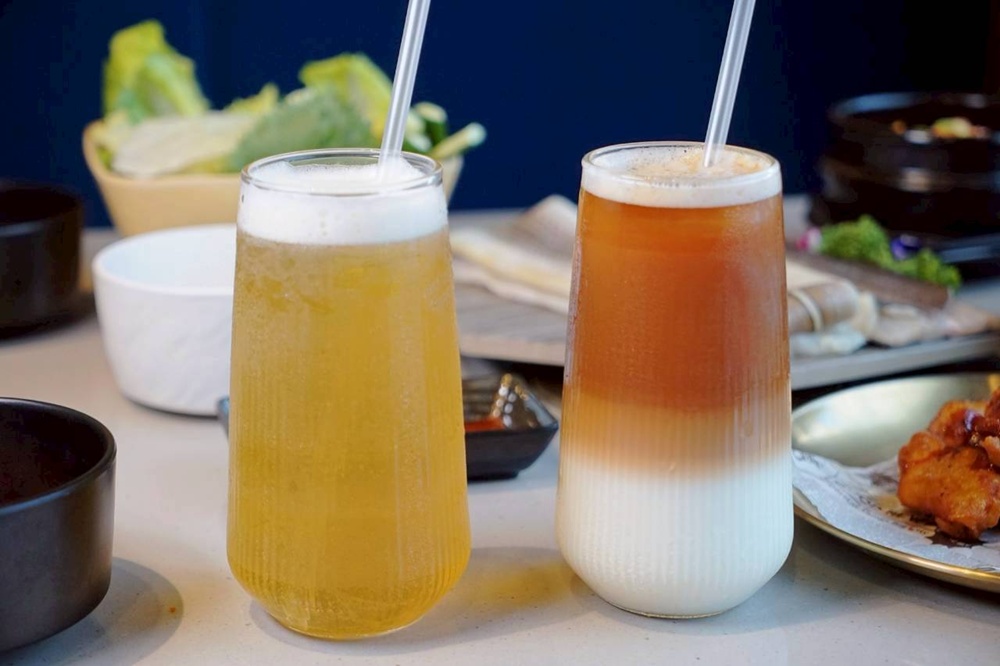 台中烤鰻魚首選！爆紅韓式烤鰻魚名店鰻鰻烤插旗，韓式烤肉專人代烤一次吃。