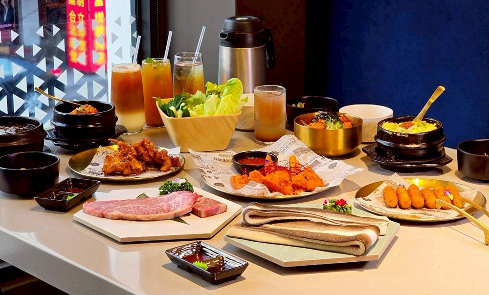 台中烤鰻魚首選！爆紅韓式烤鰻魚名店鰻鰻烤插旗，韓式烤肉專人代烤一次吃。