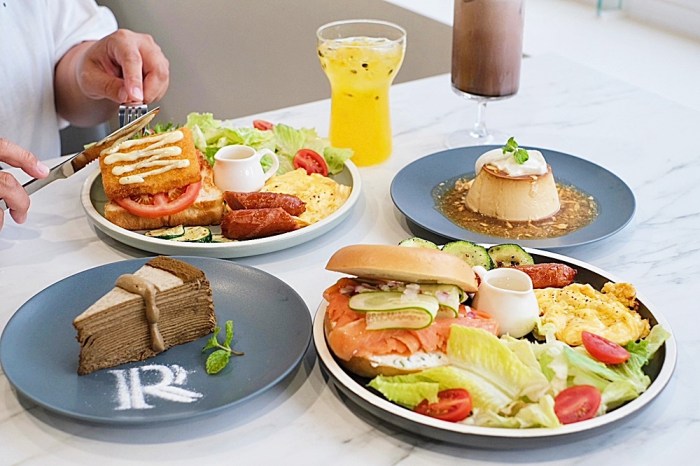 台中烤鰻魚首選！爆紅韓式烤鰻魚名店鰻鰻烤插旗，韓式烤肉專人代烤一次吃。