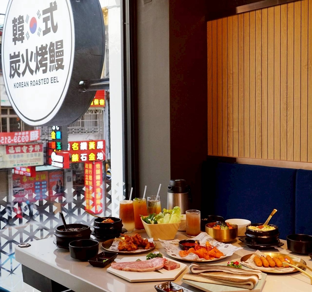 台中烤鰻魚首選！爆紅韓式烤鰻魚名店鰻鰻烤插旗，韓式烤肉專人代烤一次吃。