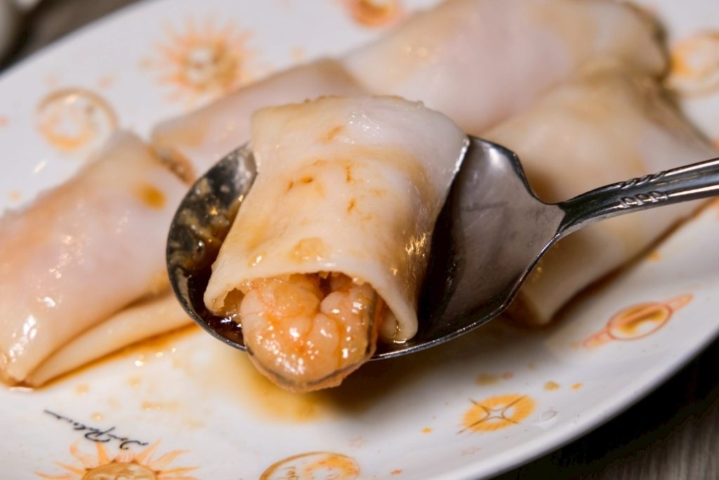 博物館裡吃港點！台中瀚熙軒茶餐廳明爐烤鴨銷魂多汁，送西洋博物館門票。