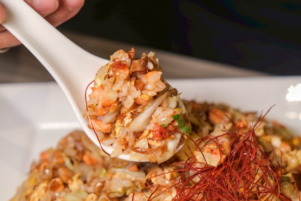 博物館裡吃港點！台中瀚熙軒茶餐廳明爐烤鴨銷魂多汁，送西洋博物館門票。