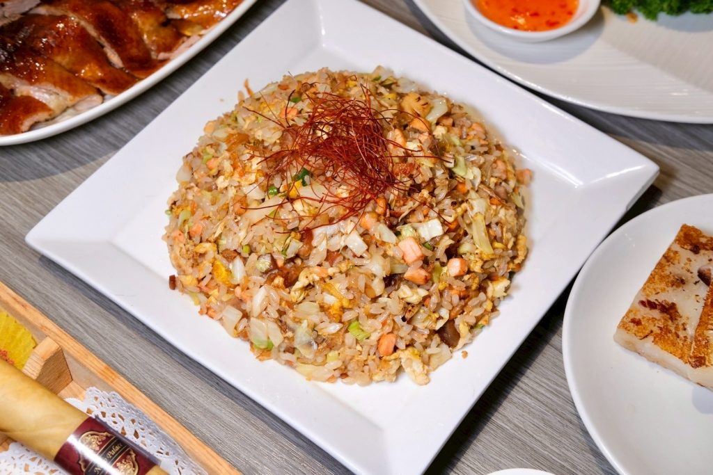 博物館裡吃港點！台中瀚熙軒茶餐廳明爐烤鴨銷魂多汁，送西洋博物館門票。