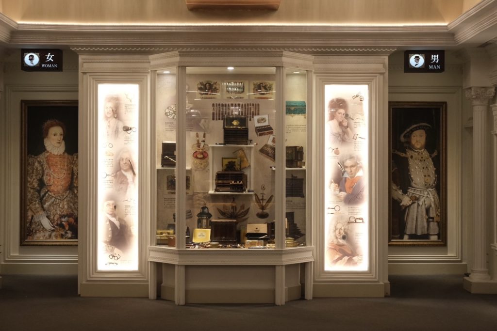 博物館裡吃港點！台中瀚熙軒茶餐廳明爐烤鴨銷魂多汁，送西洋博物館門票。