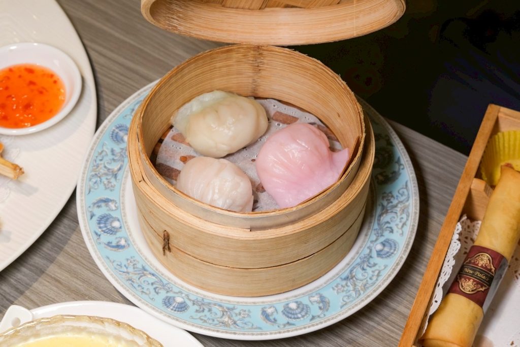 博物館裡吃港點！台中瀚熙軒茶餐廳明爐烤鴨銷魂多汁，送西洋博物館門票。