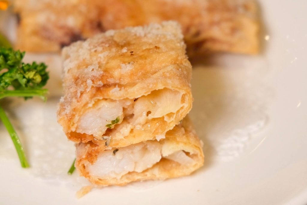 博物館裡吃港點！台中瀚熙軒茶餐廳明爐烤鴨銷魂多汁，送西洋博物館門票。