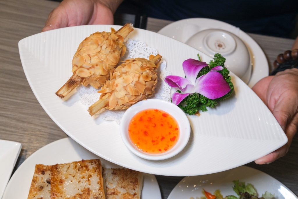 博物館裡吃港點！台中瀚熙軒茶餐廳明爐烤鴨銷魂多汁，送西洋博物館門票。