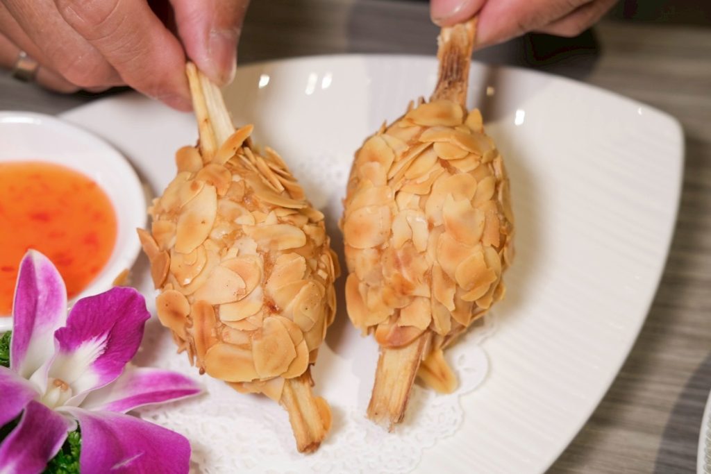 博物館裡吃港點！台中瀚熙軒茶餐廳明爐烤鴨銷魂多汁，送西洋博物館門票。