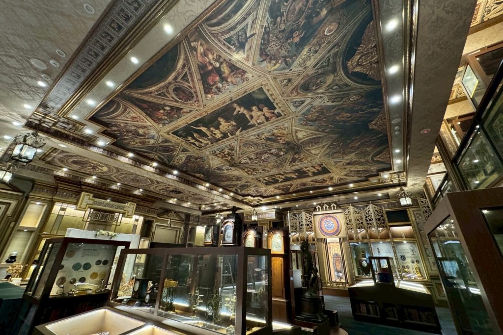 博物館裡吃港點！台中瀚熙軒茶餐廳明爐烤鴨銷魂多汁，送西洋博物館門票。