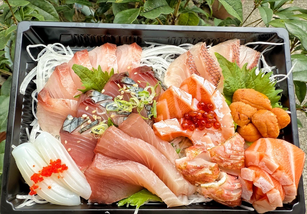 瀧慶水產 | 台中大里生魚片、握壽司、丼飯、烤物，超隱密的生魚片，有許多特殊魚種的生魚片，新鮮、甘甜又超值 @果果愛Fruitlove